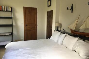 住宿加早餐  Le Mas Des Pignes  Adults Only