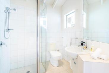 شقق خاصة سياحية Como Mezzanine Retreat   Executive Escapes