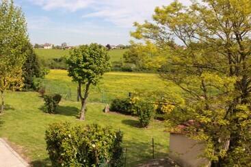 דירות לתיירים Gites De Montvaltin