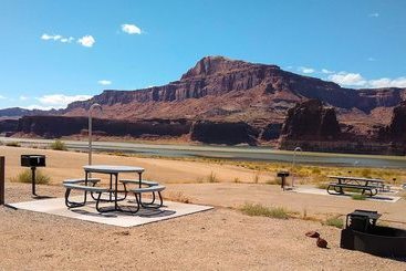 ホテル Ticaboo Hite Outpost