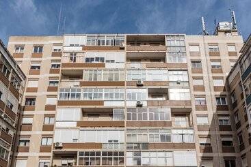 آپارتمان‌های توریست‌ها Light Filled Apartment, By Timecooler