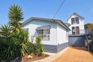 Сельский дом The Lighthouse  Surf Side