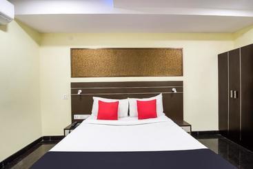 هتل Capital O 28650 Nikhil Regency