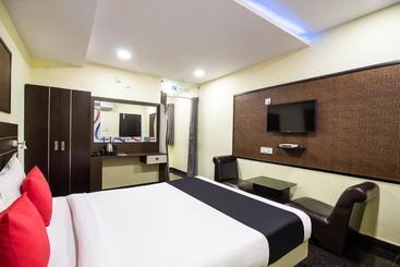هتل Capital O 28650 Nikhil Regency