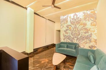 هتل Capital O 28650 Nikhil Regency