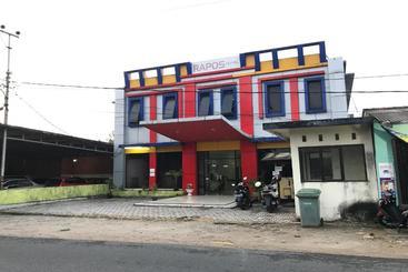 هتل Oyo 2144  Rapos