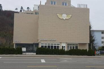 My Home Hotel   Free Parking