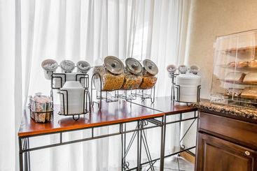 هتل Rodeway Inn