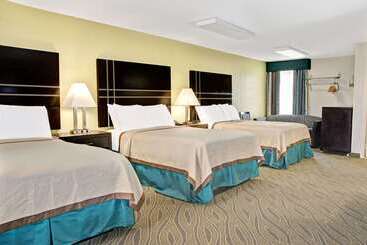 호텔 Howard Johnson By Wyndham Houston Heights/downtown