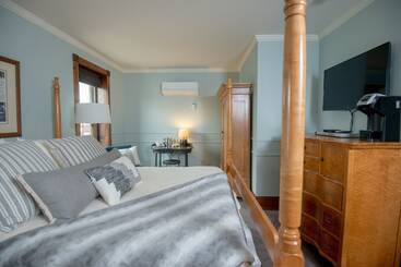 Отель Inn At Cedar Crossing