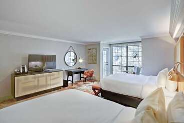 Отель The Inn At Saratoga, Tapestry Collection By Hilton