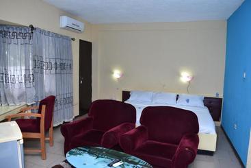 هتل Oau Conference Centre & Guest Houses Ltd