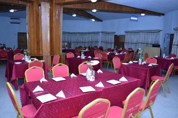 هتل Oau Conference Centre & Guest Houses Ltd