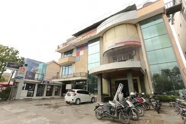 فندق Oyo 2057  Kharisma