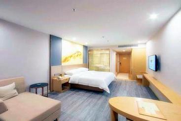 فندق Vienna International