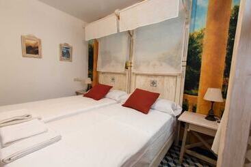 فندق Cubo S Hostal La Plaza Family With Breakfast