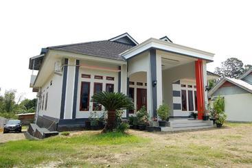 هتل Oyo 739 Residence Si Kancil