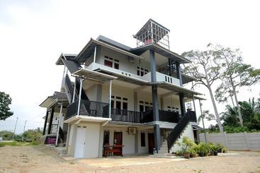 هتل Oyo 739 Residence Si Kancil