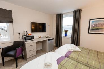 The Dalkeith By Pillow