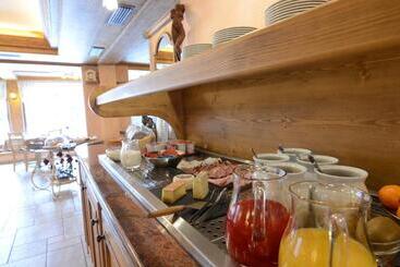酒店 Albergo Alpenrose