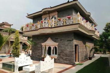 استراحتگاه Mann The Palm Retreat
