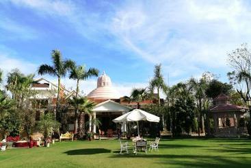 استراحتگاه Mann The Palm Retreat