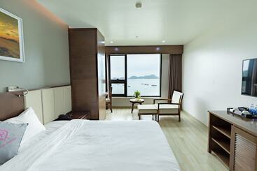 Catba Paradise Hotel   Sky Bar & Massage