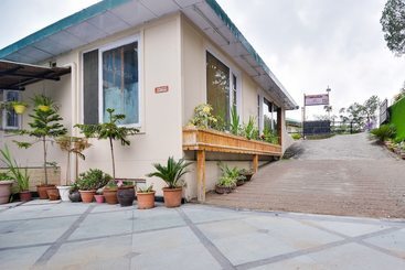 호텔 Aangan Regency By Oyo Rooms