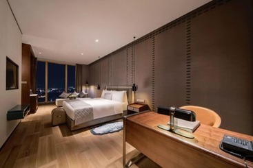 هتل Golden Eagle International