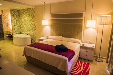 هتل Gran Muthu Imperial