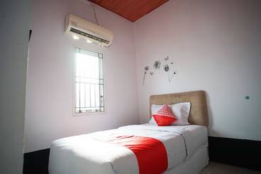 هاستل Abdi Praja Residence By Oyo Rooms