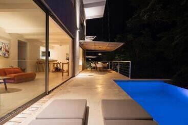 Отель Akwa Santa Teresa Ocean View Villas & Rooms