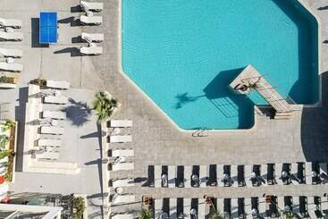 هتل Atali Grand Resort