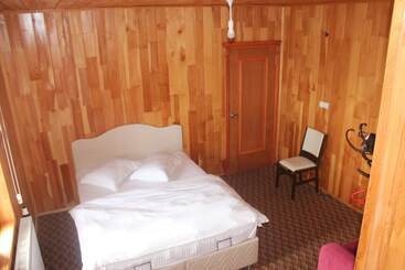 בית מלון כפרי Aymeydani