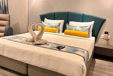 酒店 The Excellency