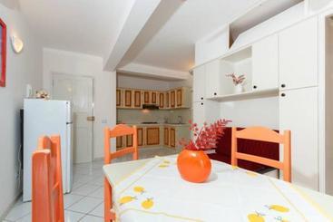 پانسیون Holiday B&b