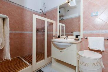 پانسیون Holiday B&b