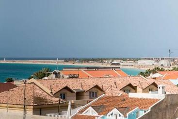 پانسیون Holiday B&b