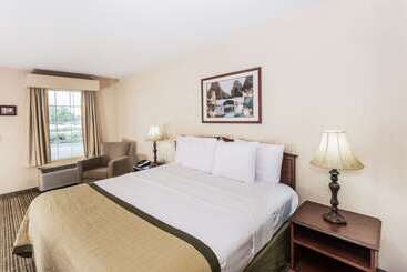 ホテル Baymont By Wyndham Valdosta At Valdosta Mall