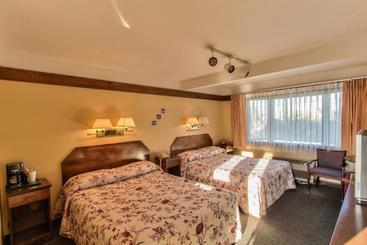 هتل Islands Inn