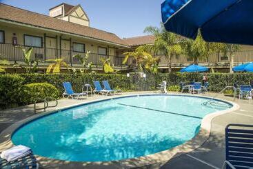 فندق Key Inn & Suites