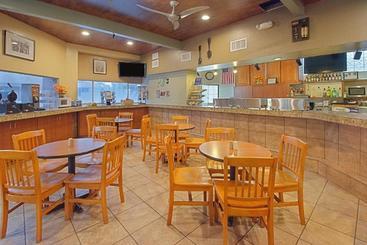 هتل Tempe/phoenix Airport Innsuites  & Suites