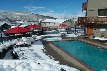 هتل The Inn At Steamboat