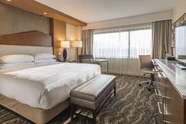 Отель The Inverness Denver, a Hilton Golf & Spa Resort