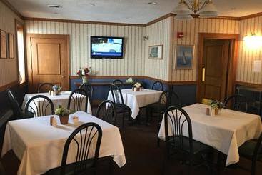 فندق The Island House