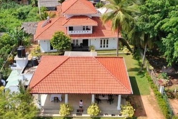 مبيت وإفطار Green Grass Garden