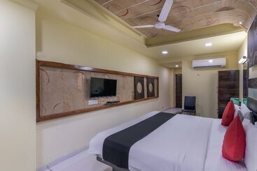 Capital O 891 Hotel Kadamb Inn