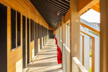 هتل Eklo Bordeaux Centre Bastide