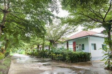 فندق Oyo 365 Family Bungalow