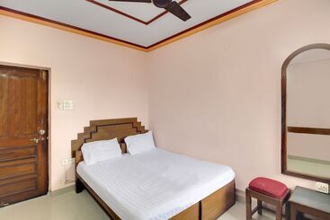 Spot On 46408 Hotel Saaj